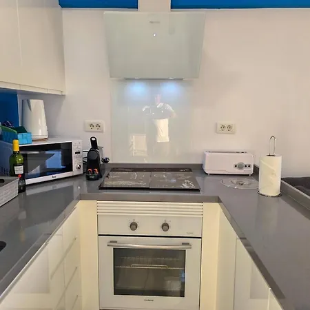 Aqua Sun Geranios By Helloapartments דירה אדחה